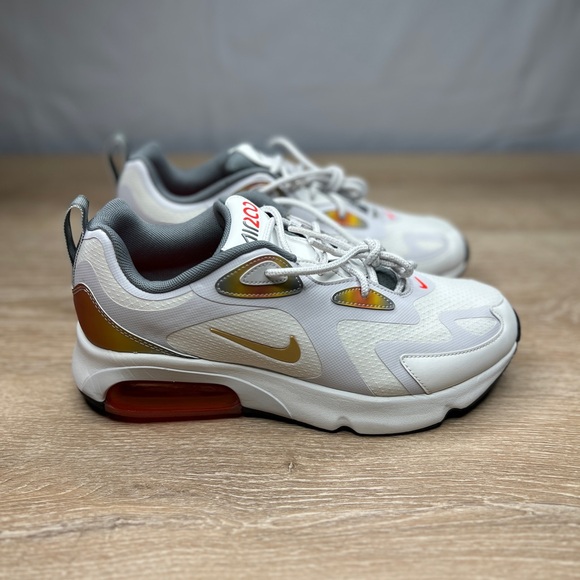 Nike Air Max 200 SE - Picture 4 of 7